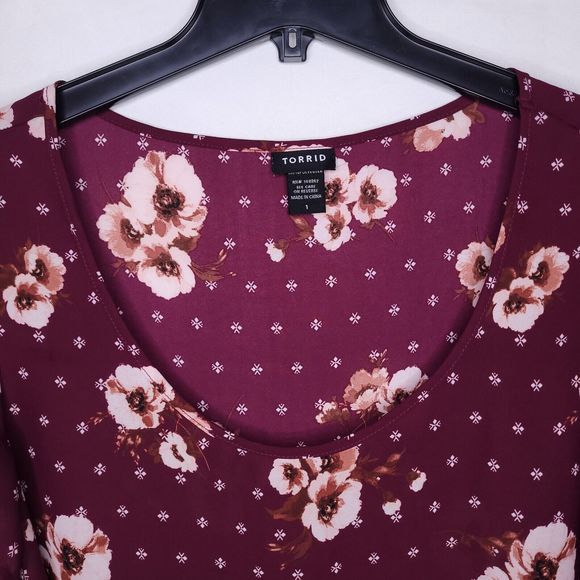 Torrid Blouse Womens 1X Burgundy Floral Print Chiffon - Picture 2 of 10